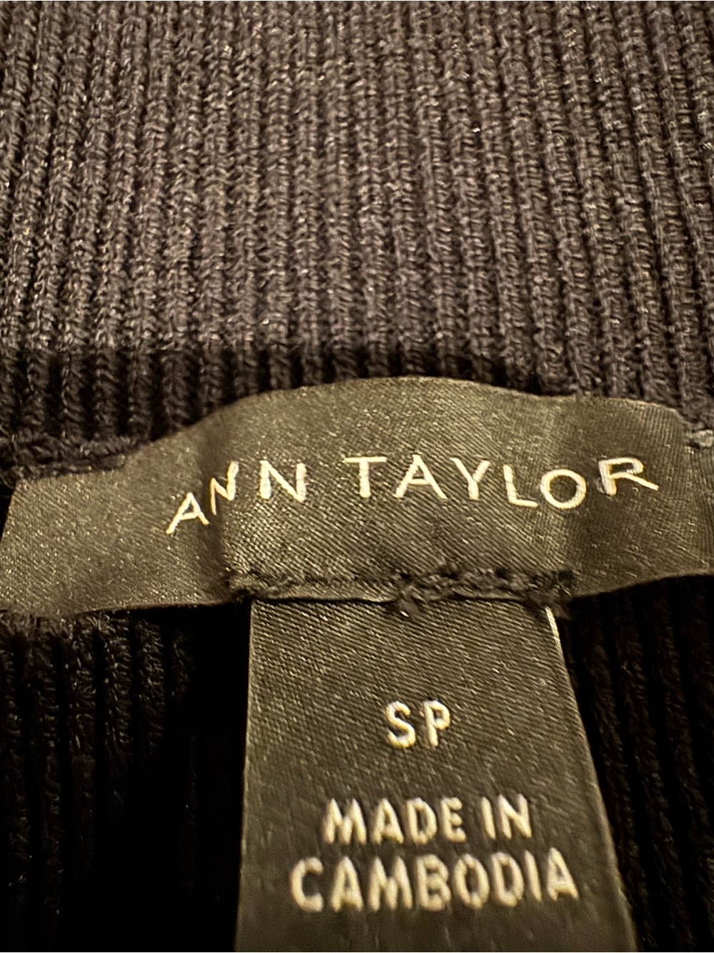 Ann Taylor Black Ribbed Knit Shell - Picture 2 of 8